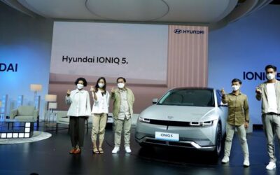 Hyundai IONIQ 5 Hadir di IIMS 2022, Richard Kyle dan Chitra Subyakto Kagumi Ragam Fitur Canggihnya